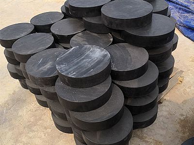 兰溪市板式橡胶支座由若干层橡胶片与薄钢板经加压硫化